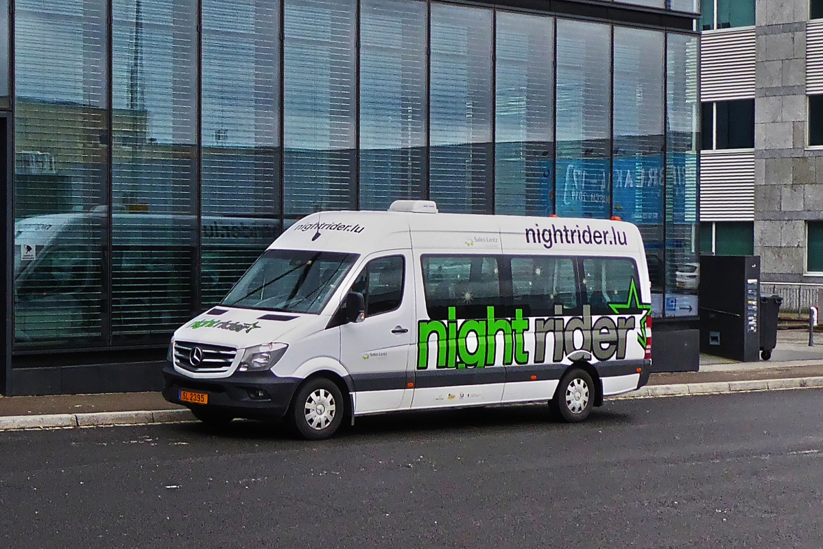 SL 2395, Mercedes Benz Sprinter von Sales Lentz, in der Stadt Luxemburg. 09.03.2019