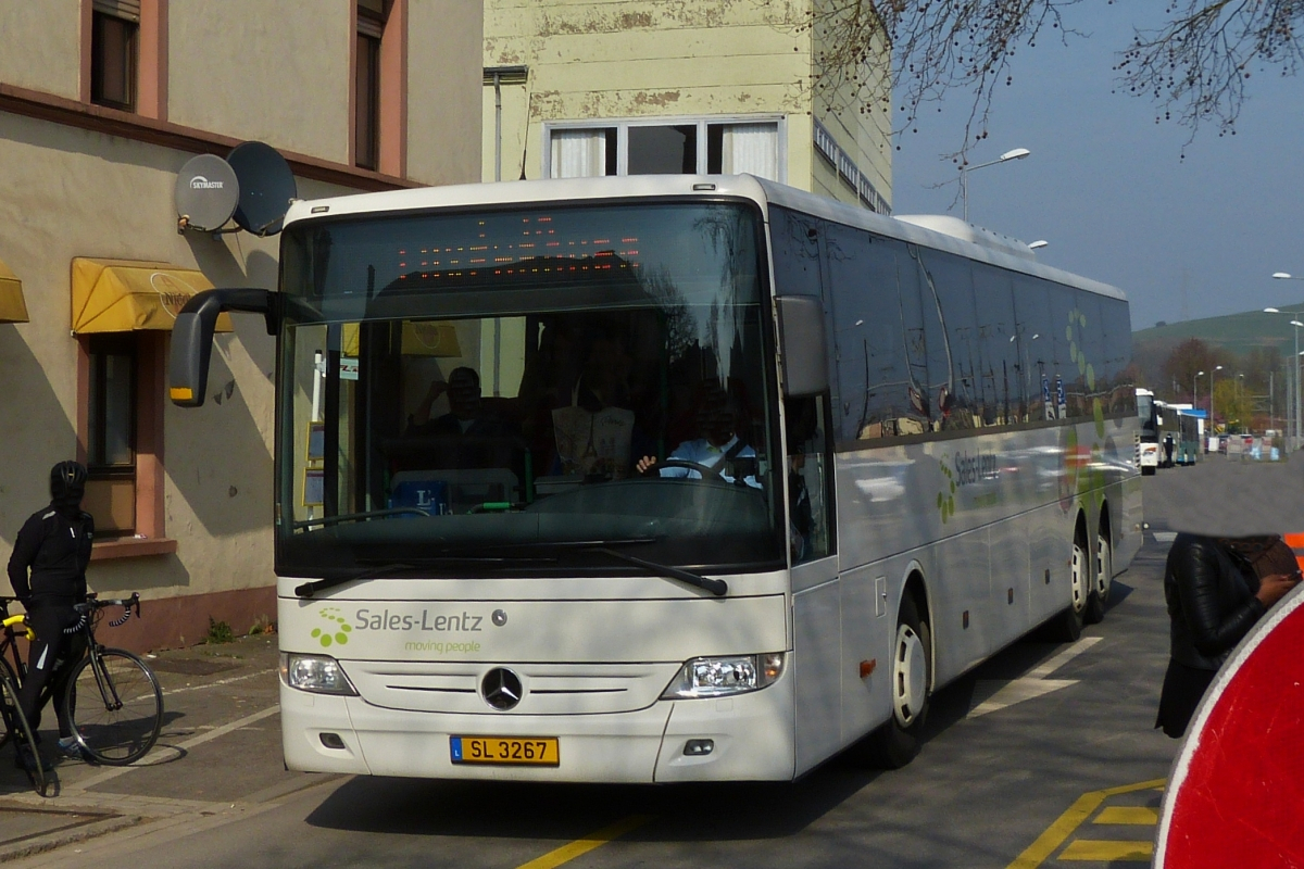 SL 3267, Mercedes Benz Integro nahe der Bushaltestelle II in Ettelbrück. 23.03.2019