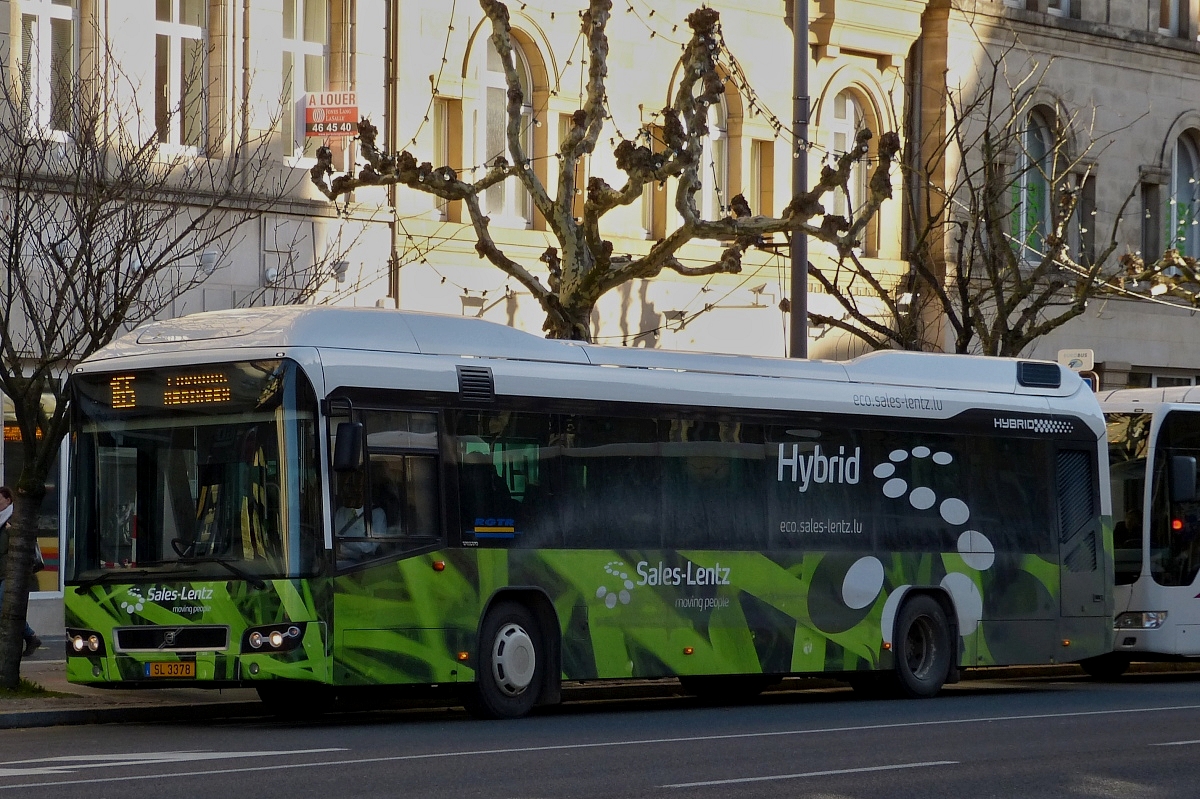 SL 3378,  Volvo Hybridbus des Busunternehmens Sales Lentz, gesehen in den Sraßen der Stadt Luxemburg.  02.12.2013 
