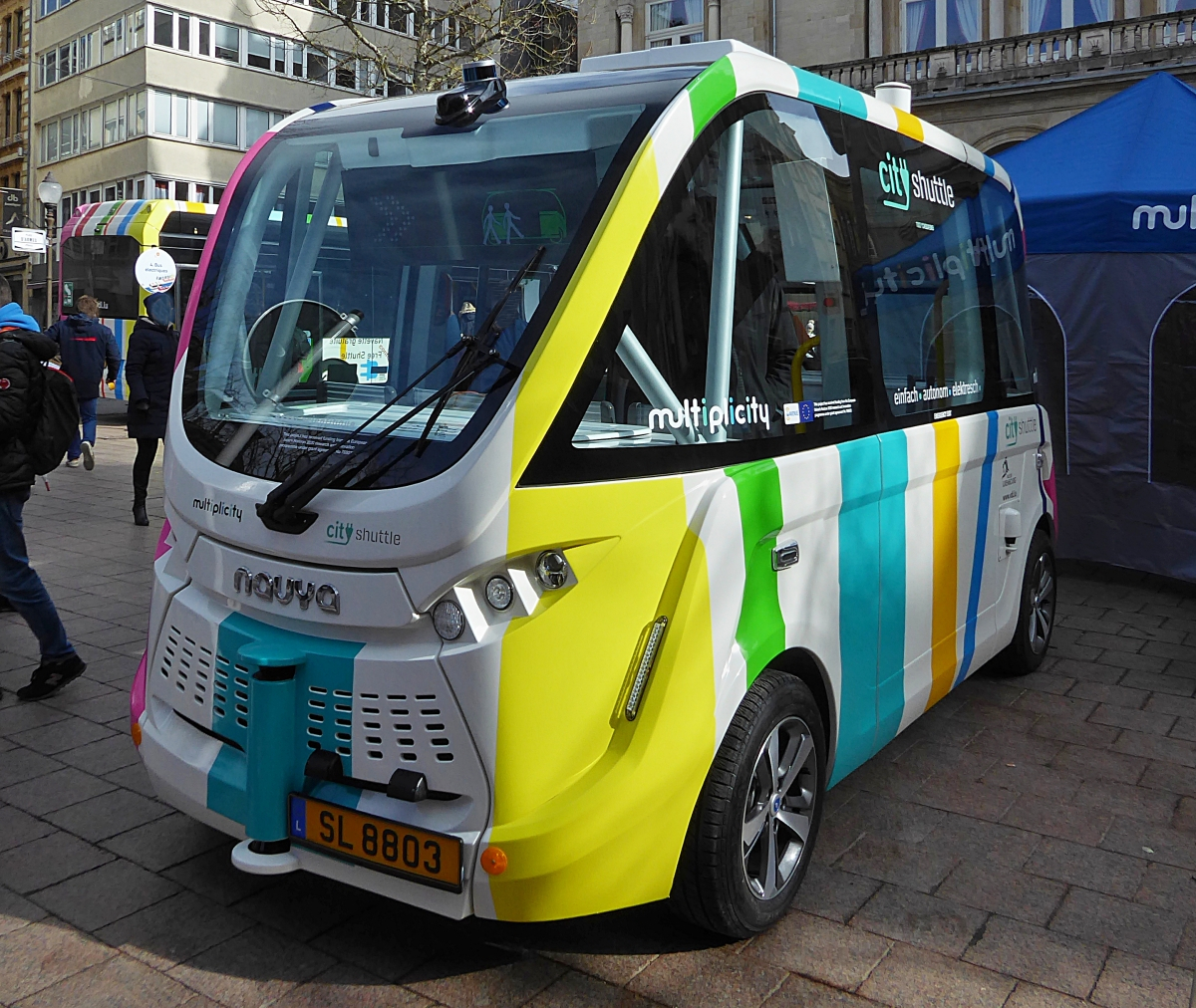 SL 8803, NAVYA Selbstfahrender Minibus von Sales Lentz war am 01.03.2020 in der Stadt Luxemburg zum Besichtigen abgestellt.