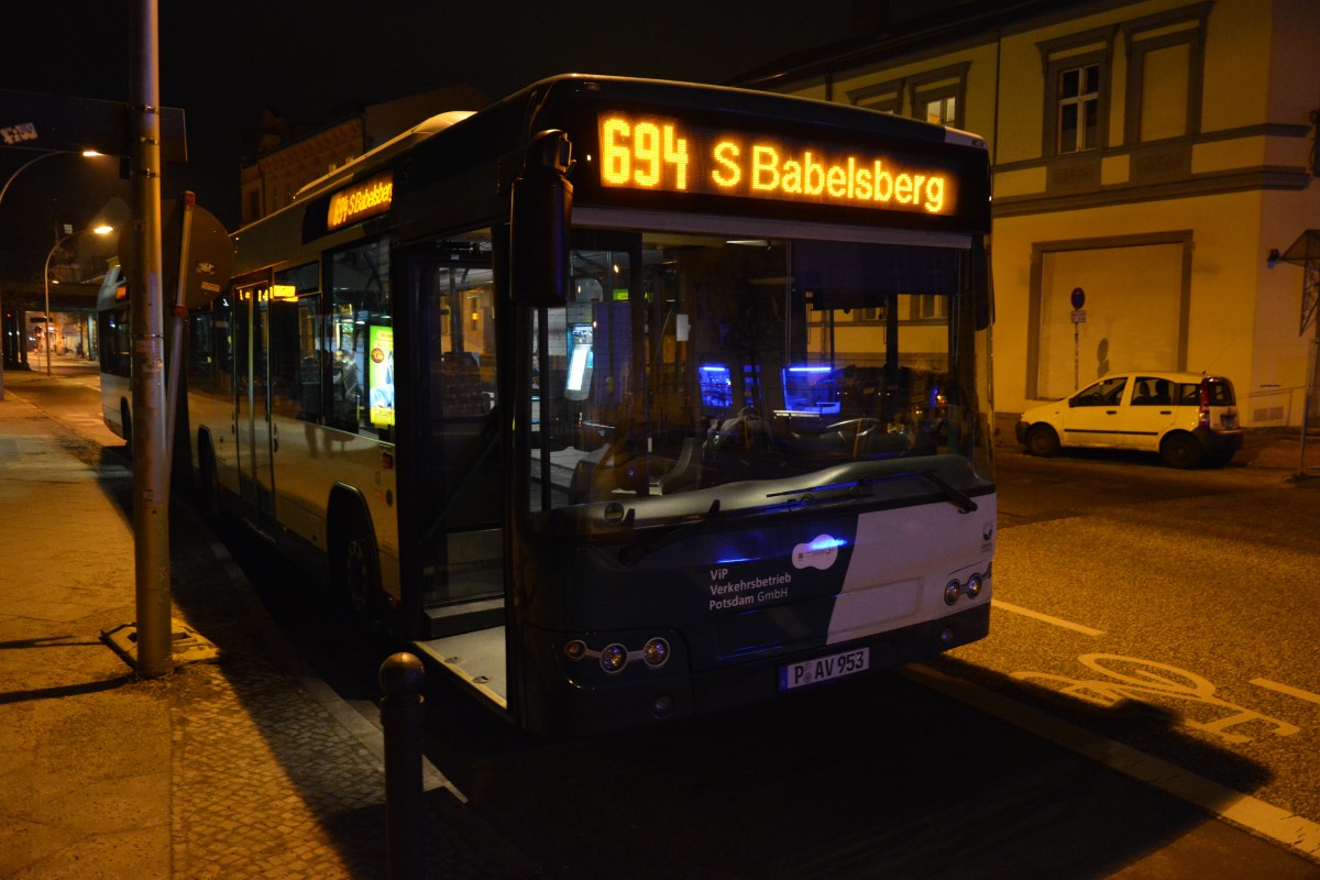 So wieder da vom Stern Center und nur zum S Bahnhof Babelsberg gefahren (verkürzte Linie (Uhrzeit)). Aufgenommen P-AV 953 am 05.02.2014.