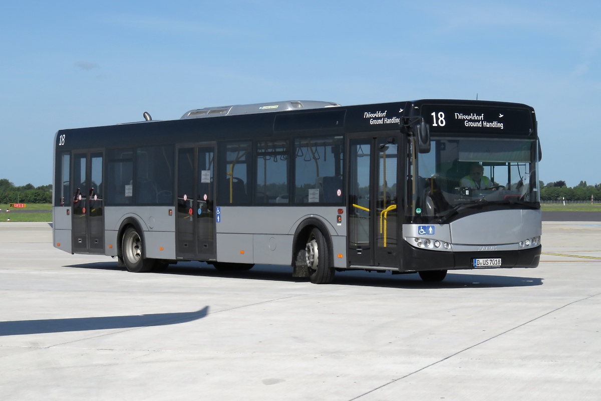 Solaris-Bus auf dem Flughafen Düsseldorf (DUS), 21.7.17