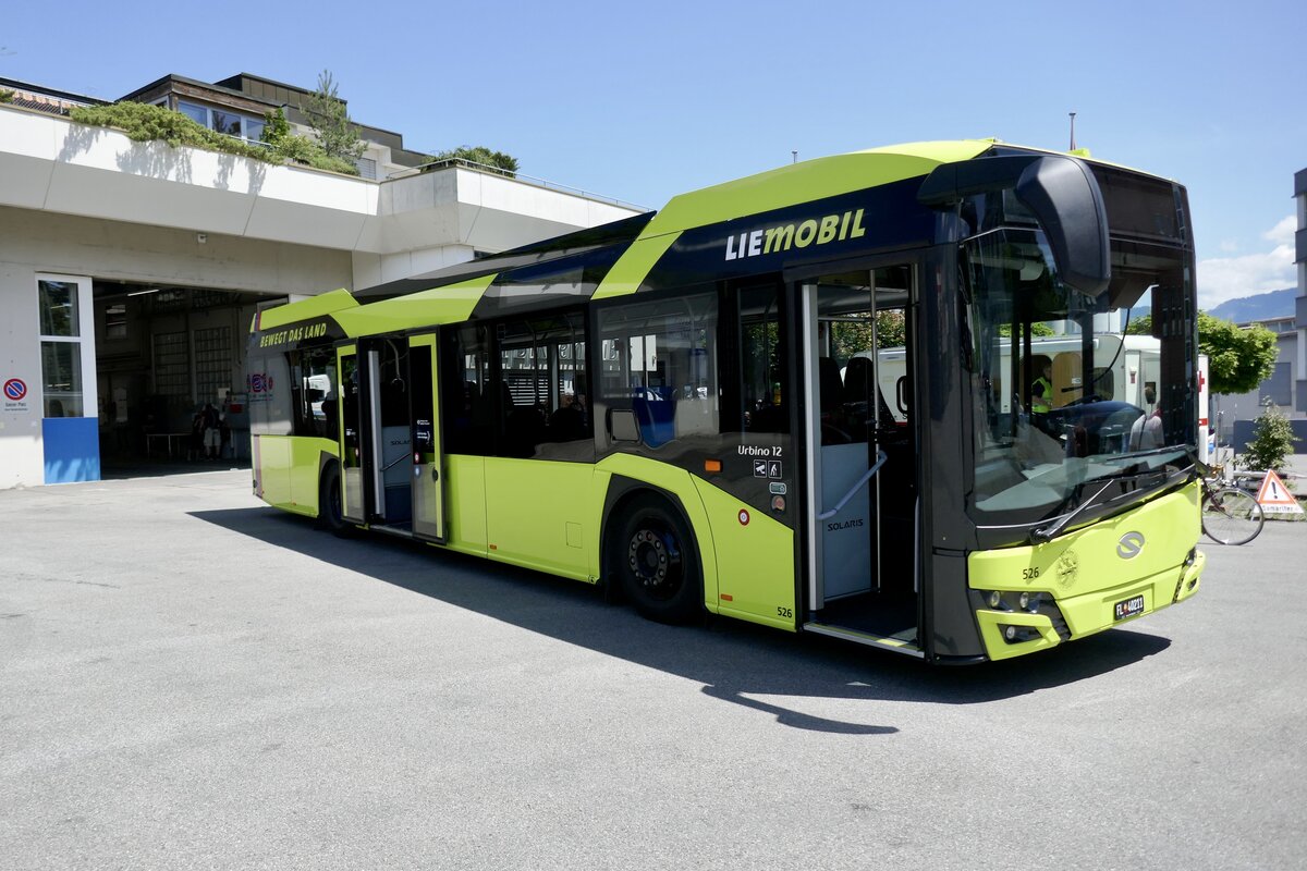 Solaris Urbino 12 IV 526 von LIE Mobil am 11.6.22 bei der Tag der offenen Tür von Rheintal Bus in Altstätten SG.