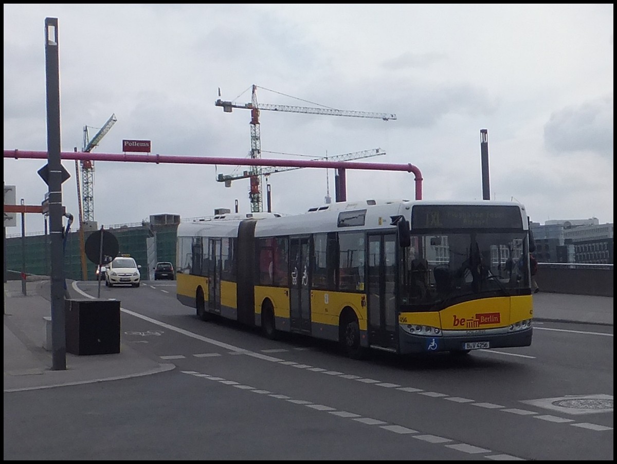 Solaris Urbino 18 der BVG in Berlin am 25.04.2013