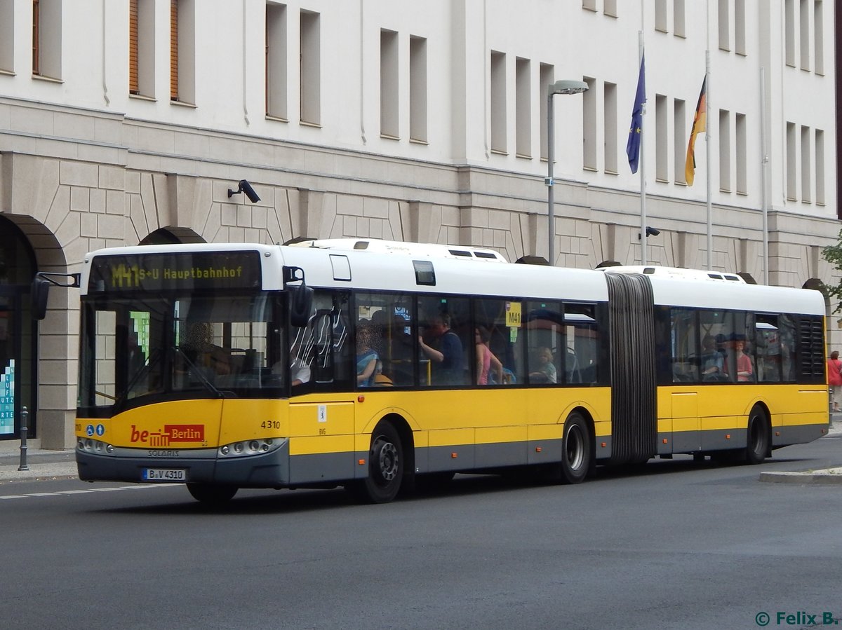 Solaris Urbino 18 der BVG in Berlin am 23.08.2015