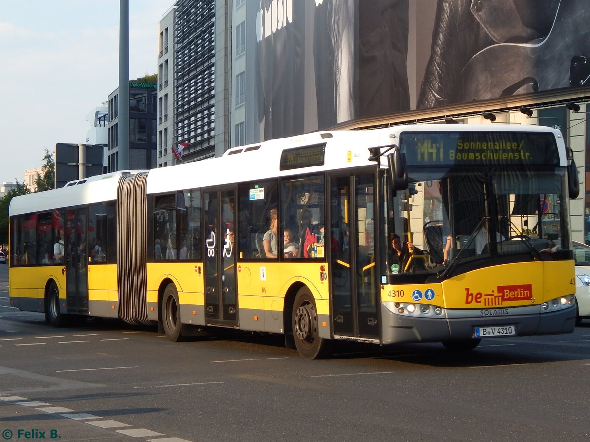 Solaris Urbino 18 der BVG in Berlin am 23.08.2015