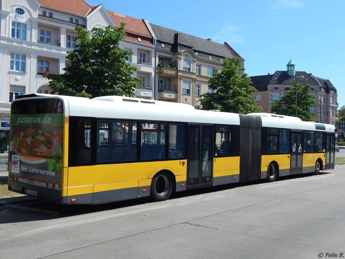 Solaris Urbino 18 der BVG in Berlin am 10.06.2016