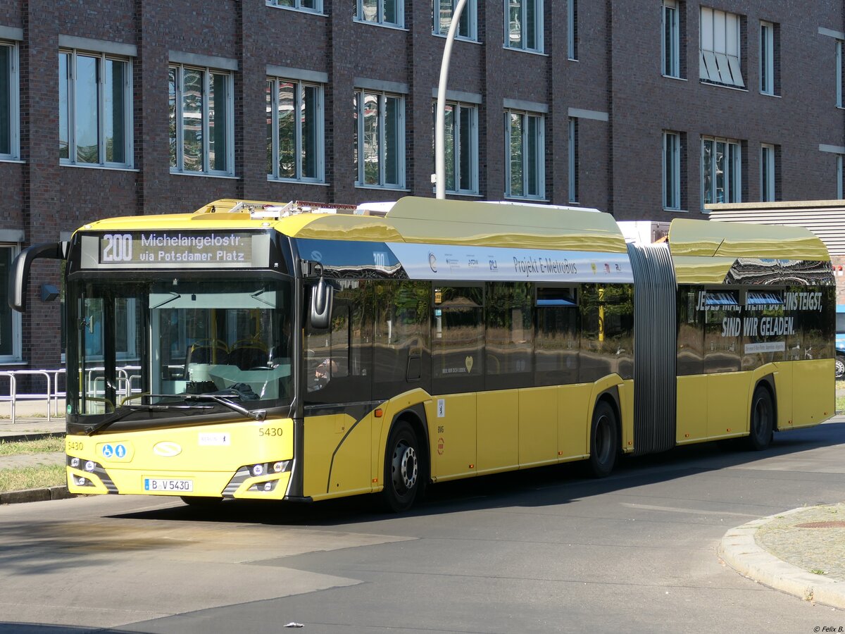 Solaris Urbino 18 electric der BVG in Berlin am 10.10.2021