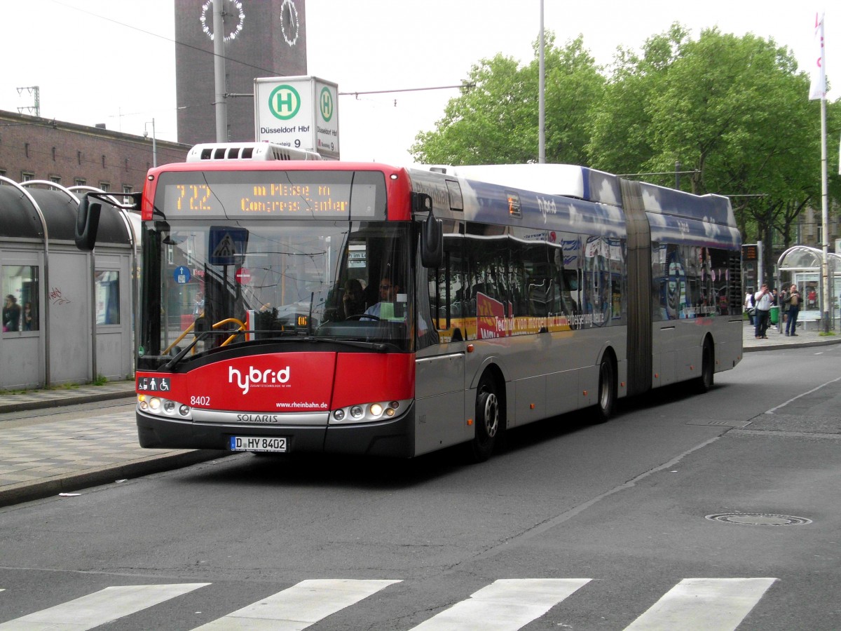 Solaris Urbino Hybrid auf der Linie 722 nach Düsseldorf Messe Congress Center/Stadthalle am Hauptbahnhof Düsseldorf.(26.4.2014)