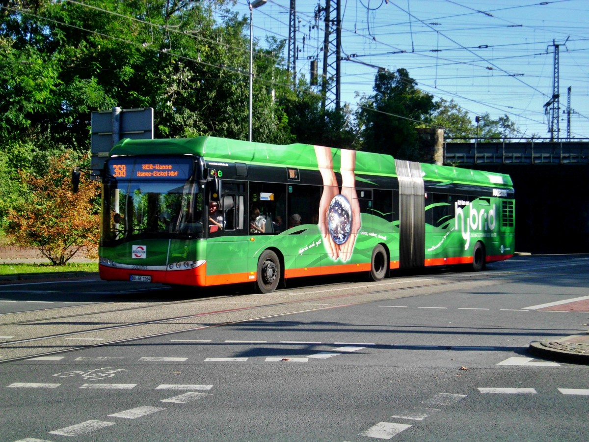 Solaris Urbino Hybrid auf der Linie 368 nach Herne Wanne-Eickel Hauptbahnhof an der Haltestelle Herne Wanne-Eickel Am Buschmannshof.(4.10.2014)
