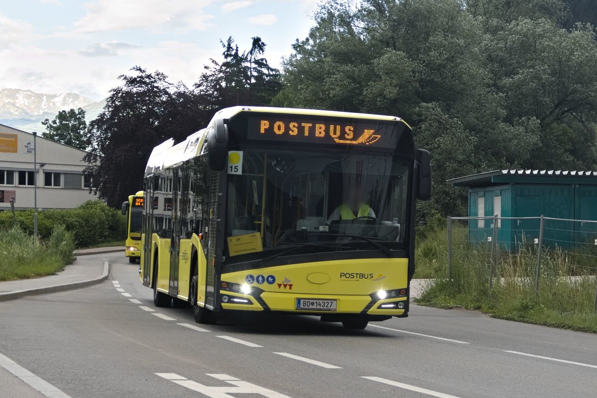 Solaris Urbino von Postbus (BD-14327) als Schienenersatzverkehr Zirl - Telfs in Zirl, Salzstraße. Aufgenommen 17.6.2020.