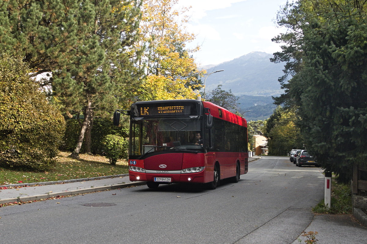Solaris Urbino (SZ-841ZH) als Linie LK bei der Haltestelle Kranebitten Klammgründe in Innsbruck. Aufgenommen 15.10.2019.