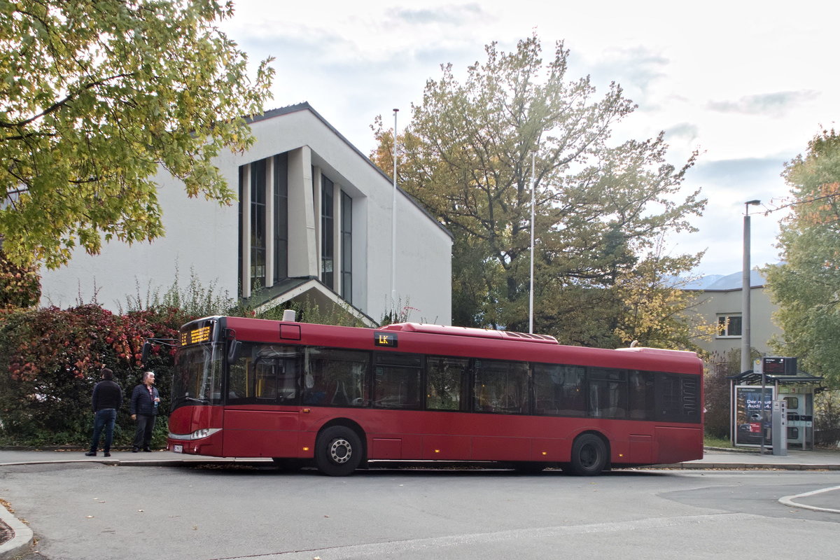 Solaris Urbino (SZ-845ZH) als Linie LK an der Endhaltestelle Allerheiligen in Innsbruck. Aufgenommen 24.10.2019.