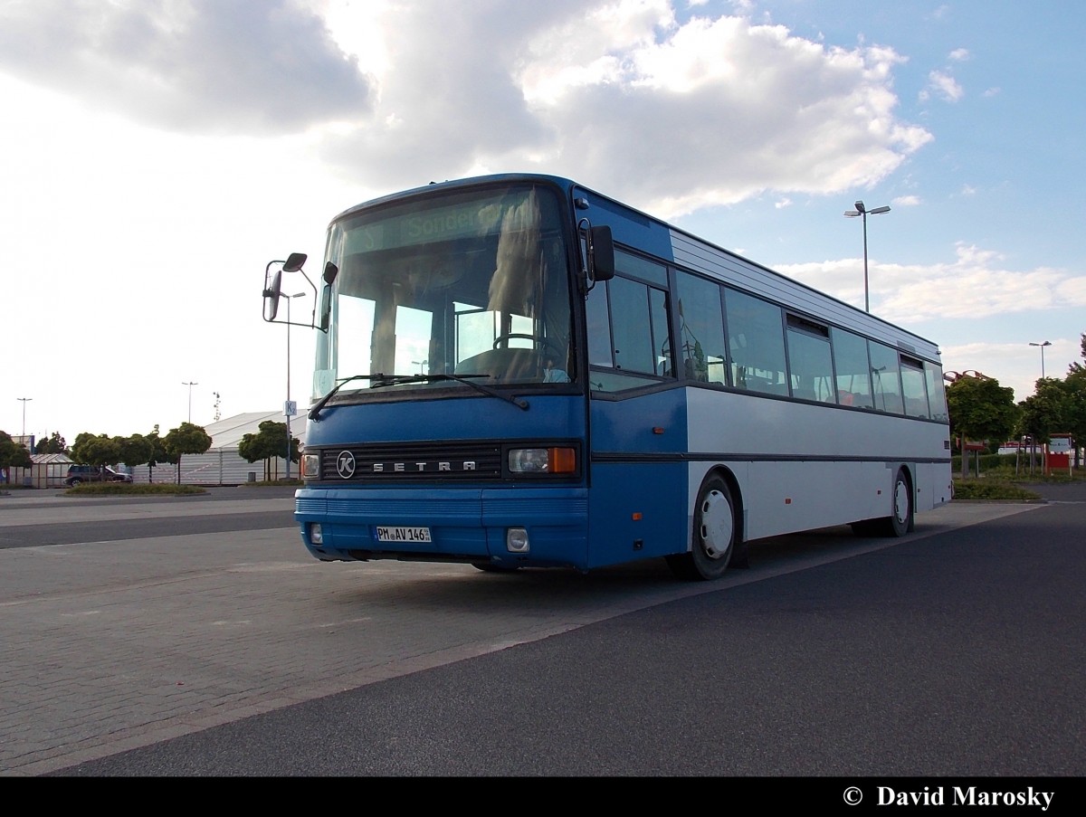 Sommer 2013 - ein Setra S215SL am Beetzseecenter.