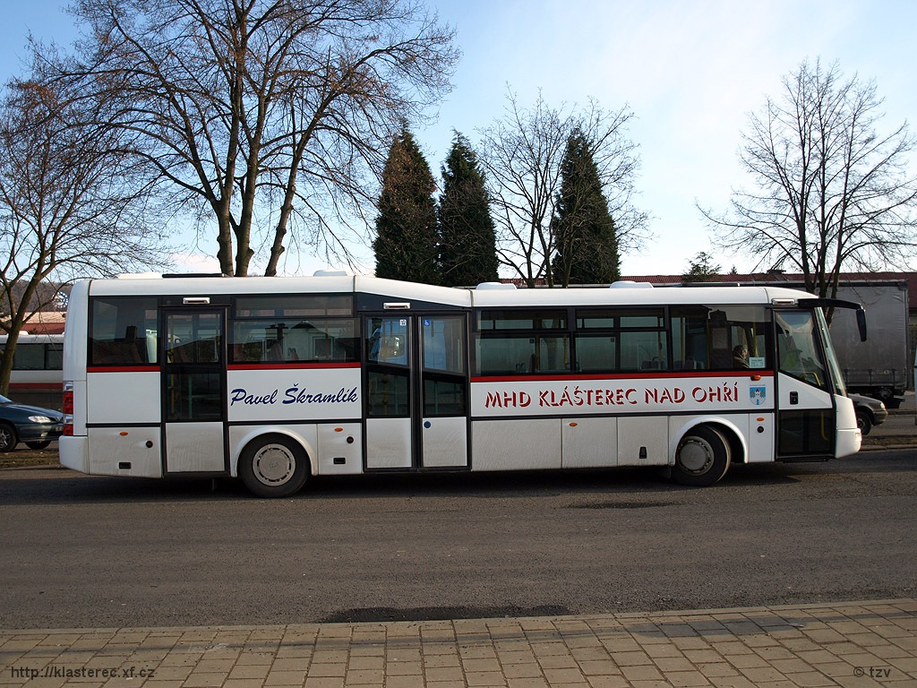 SOR B 10.5 hat díe kurze Pause am Busbanhof in Klášterec. (09. 02. 2009)
