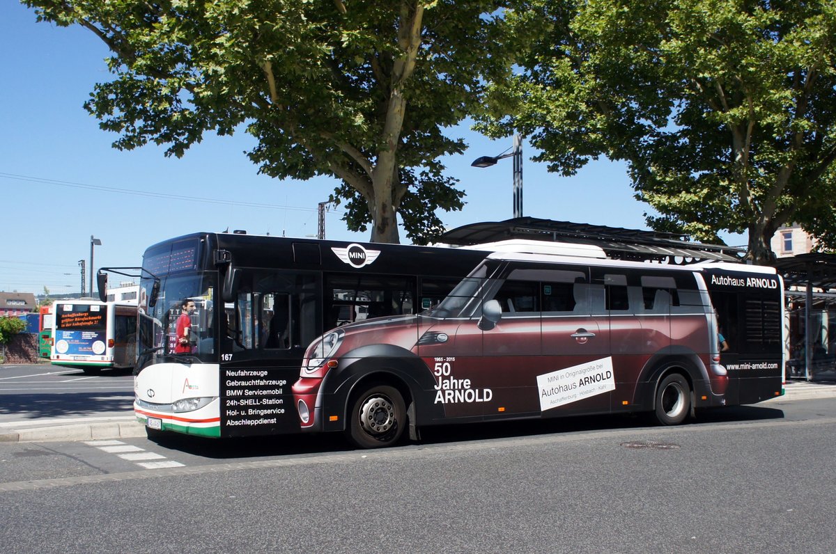 Stadtbus Aschaffenburg / Verkehrsgemeinschaft am Bayerischen Untermain (VAB): Solaris Urbino 12 der Stadtwerke Aschaffenburg Verkehrs-GmbH (STWAB), aufgenommen Anfang Juli 2018 am Hauptbahnhof in Aschaffenburg.