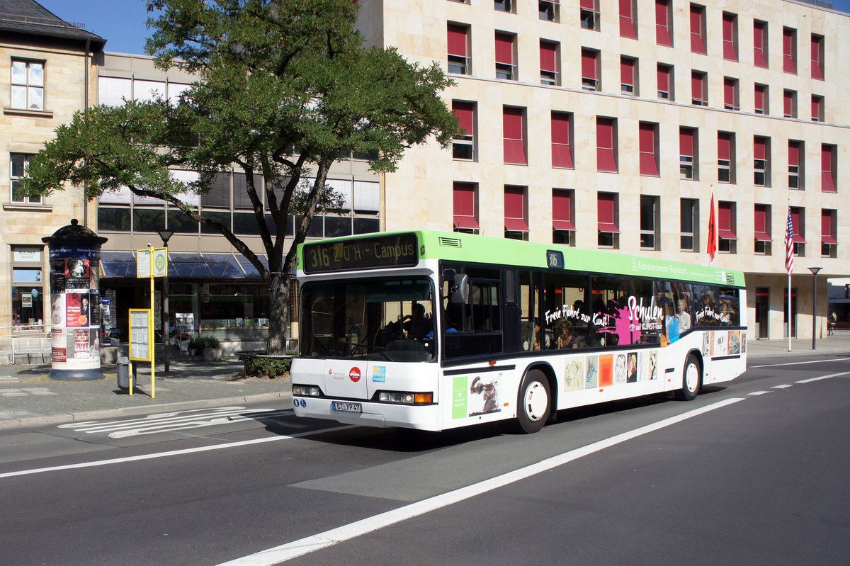 Stadtbus Bayreuth / Bus Bayreuth / Verkehrsverbund Großraum Nürnberg (VGN): Neoplan N 4016 NF der Stadtwerke Bayreuth Holding GmbH, aufgenommen im Juli 2018 im Stadtgebiet von Bayreuth.