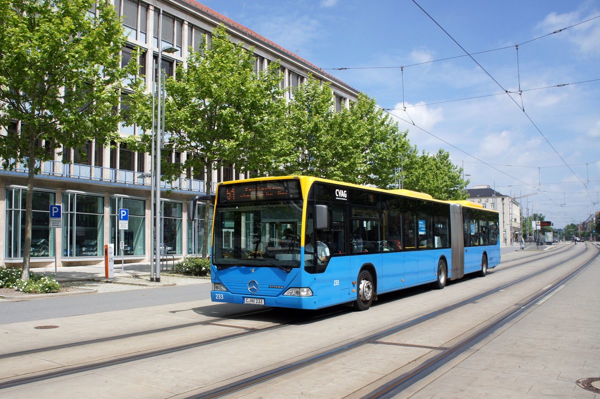 Stadtbus Chemnitz / CVAG Chemnitz: Mercedes-Benz Citaro G der Chemnitzer Verkehrs-AG (CVAG) - Wagen 233, aufgenommen im Juni 2016 in der Innenstadt von Chemnitz.
