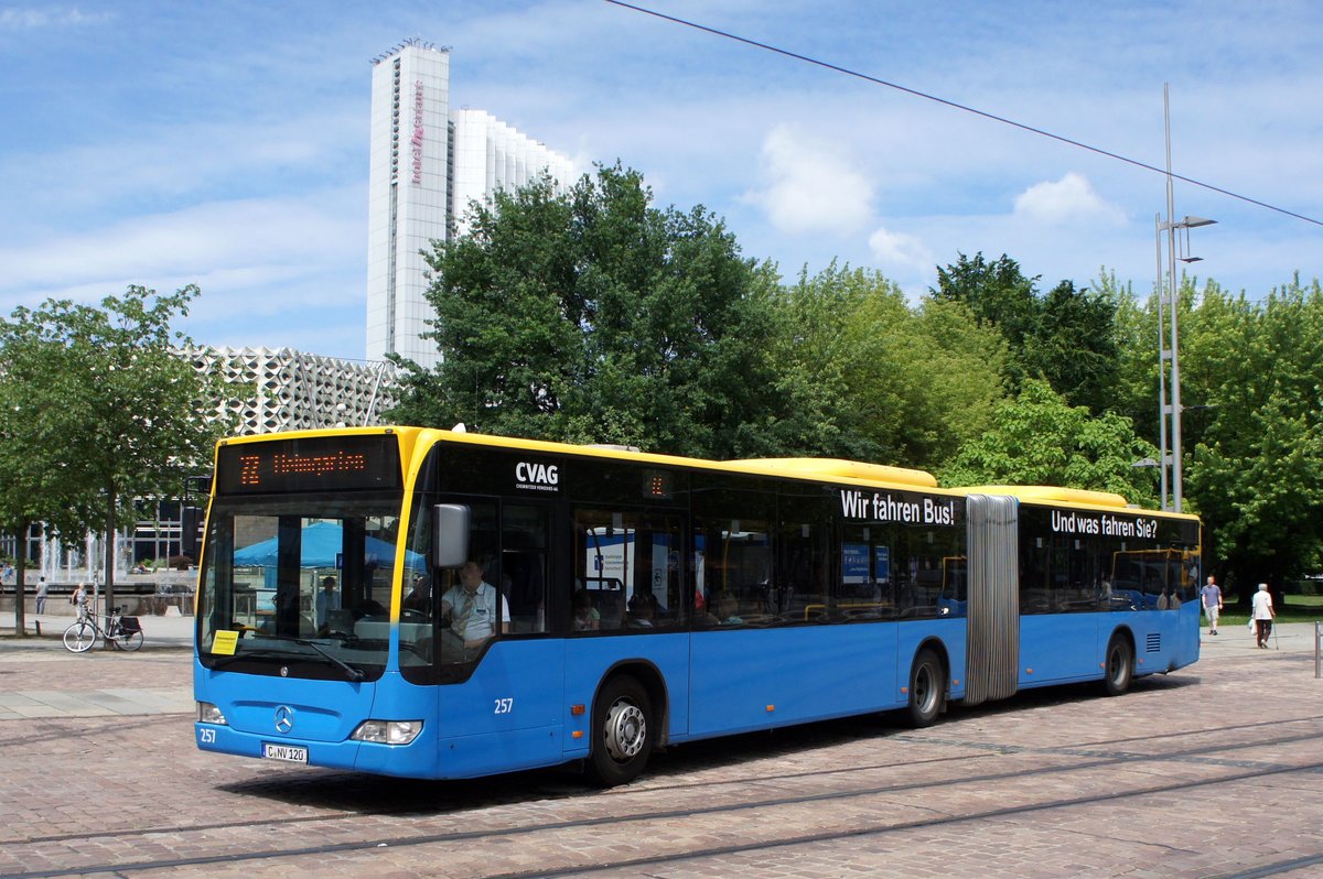 Stadtbus Chemnitz / CVAG Chemnitz: Mercedes-Benz Citaro Facelift G der Chemnitzer Verkehrs-AG (CVAG) - Wagen 257, aufgenommen im Juni 2016 in der Innenstadt von Chemnitz.