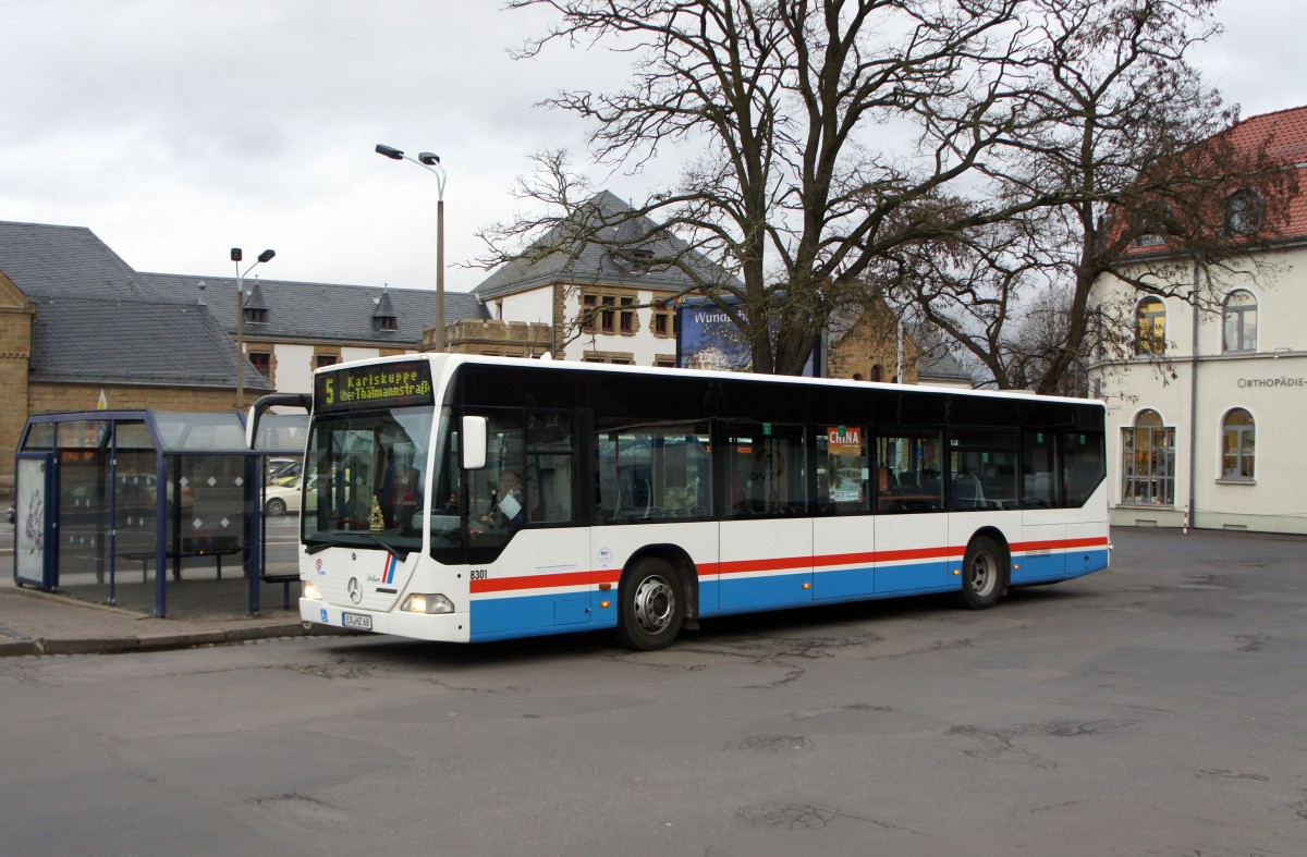 Stadtbus Eisenach: Mercedes-Benz Citaro der KVG Eisenach, eingesetzt im Stadtverkehr. Aufgenommen am Stadtbusbahnhof von Eisenach im Dezember 2014.