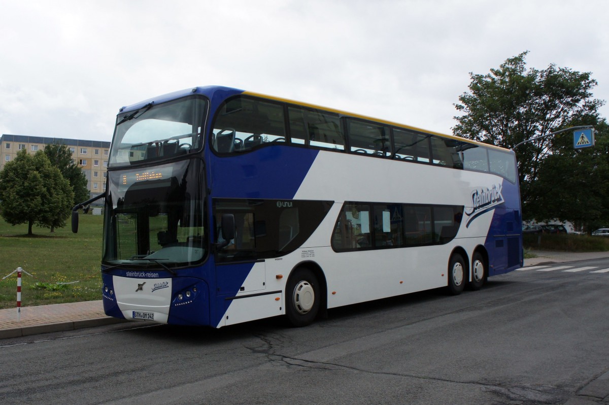 Stadtbus Gotha: Volvo Unvi Urbis 2.5 DD (Wagennummer 142) des Omnibusbetriebes Wolfgang Steinbrück, aufgenommen im Juli 2015 in der Eschleber Straße in Gotha.