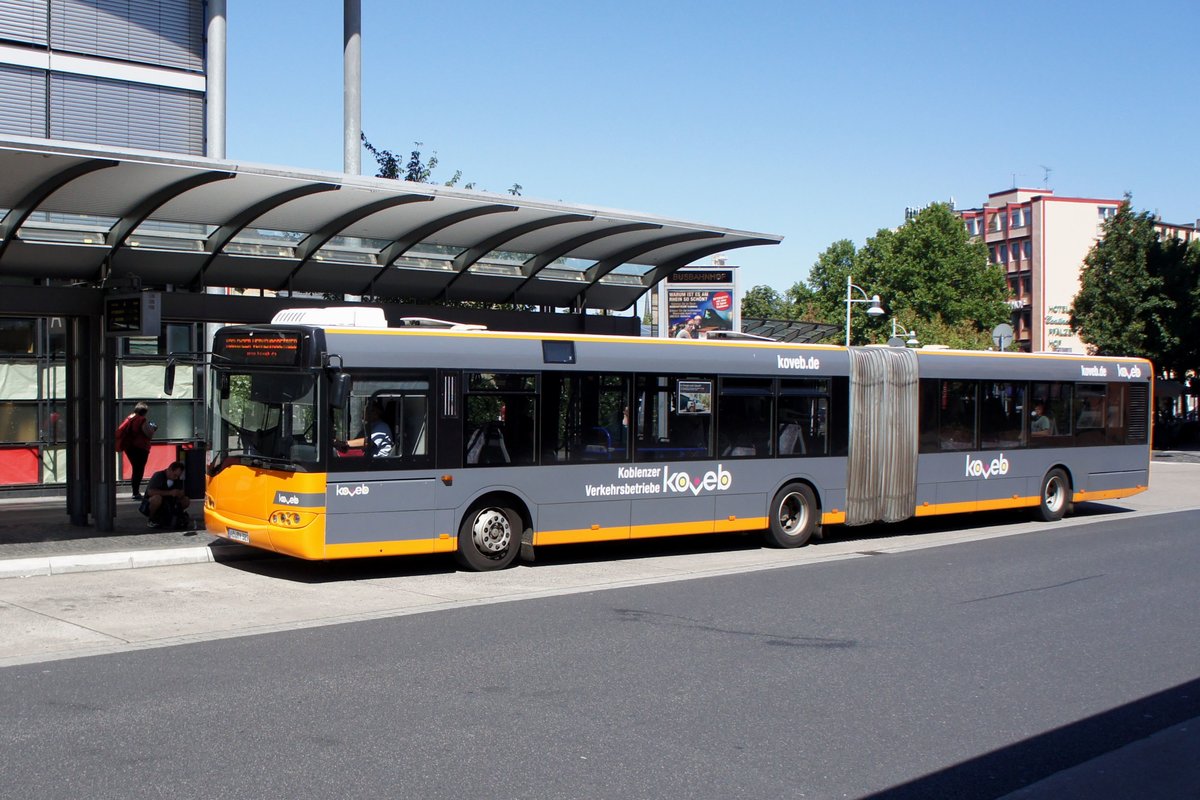 Stadtbus Koblenz: Solaris Urbino 18 (KO-RY 329) der Koblenzer Verkehrsbetriebe GmbH (koveb), aufgenommen im Juli 2020 am Hauptbahnhof in Koblenz.