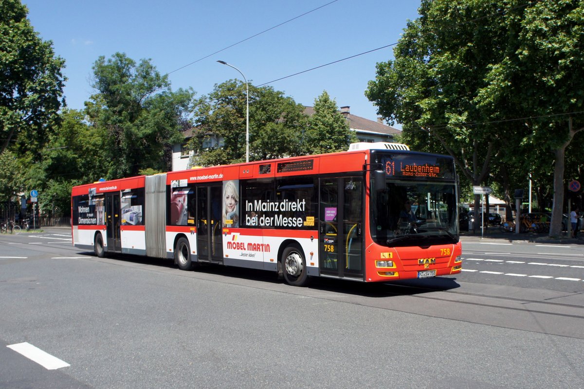Stadtbus Mainz: MAN Lion's City G der MVG Mainz / Mainzer Verkehrsgesellschaft (Wagen 758), aufgenommen im Juni 2020 an der Haltestelle  Goethestraße  in Mainz.