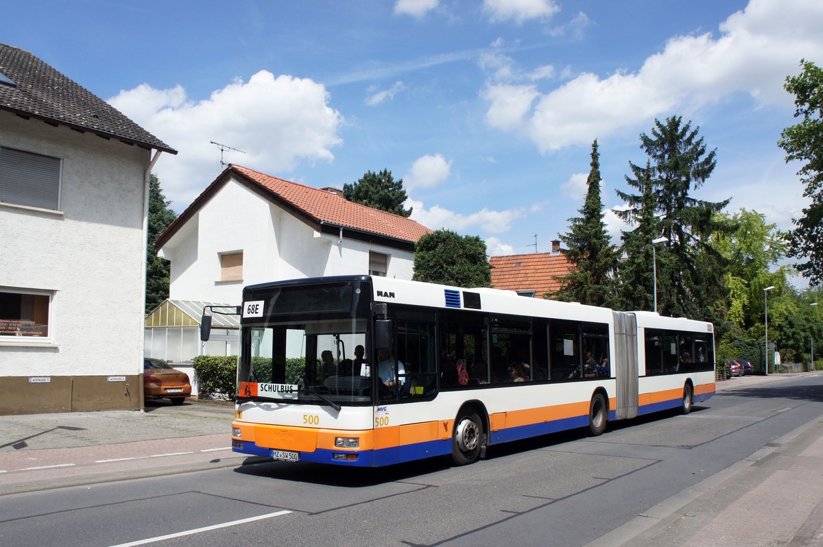 Stadtbus Mainz: MAN NG der MVG Mainz / Mainzer Verkehrsgesellschaft (Wagen 500, ehemals ESWE Wiesbaden), aufgenommen im Juni 2016 in Mainz-Bretzenheim.