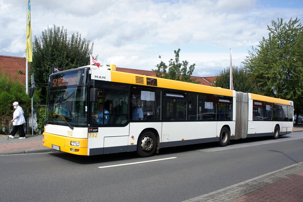Stadtbus Mainz: MAN NG der MVG Mainz / Mainzer Verkehrsgesellschaft (Wagen 732), aufgenommen im August 2021 in Mainz-Bretzenheim.