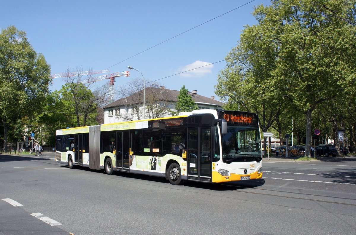 Stadtbus Mainz: Mercedes-Benz Citaro C2 Gelenkbus der MVG Mainz / Mainzer Verkehrsgesellschaft, aufgenommen im Mai 2017 an der Haltestelle  Goethestraße  in Mainz.