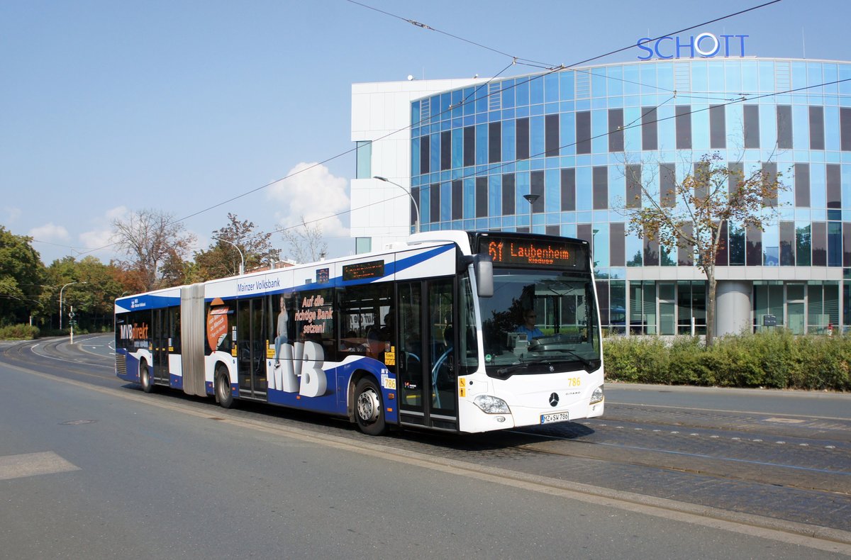 Stadtbus Mainz: Mercedes-Benz Citaro C2 Gelenkbus der MVG Mainz / Mainzer Verkehrsgesellschaft, aufgenommen im September 2018 in der Nähe der Haltestelle  Bismarckplatz  in Mainz.