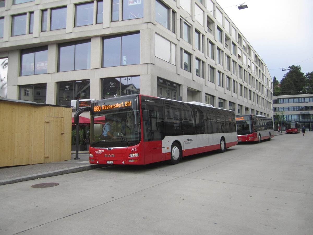 Stadtbus Winterthur Nr. 245 + 231 (MAN A21 Lion's City) am 18.6.2019 bei der Haltestelle Archstrasse/Hauptbahnhof
