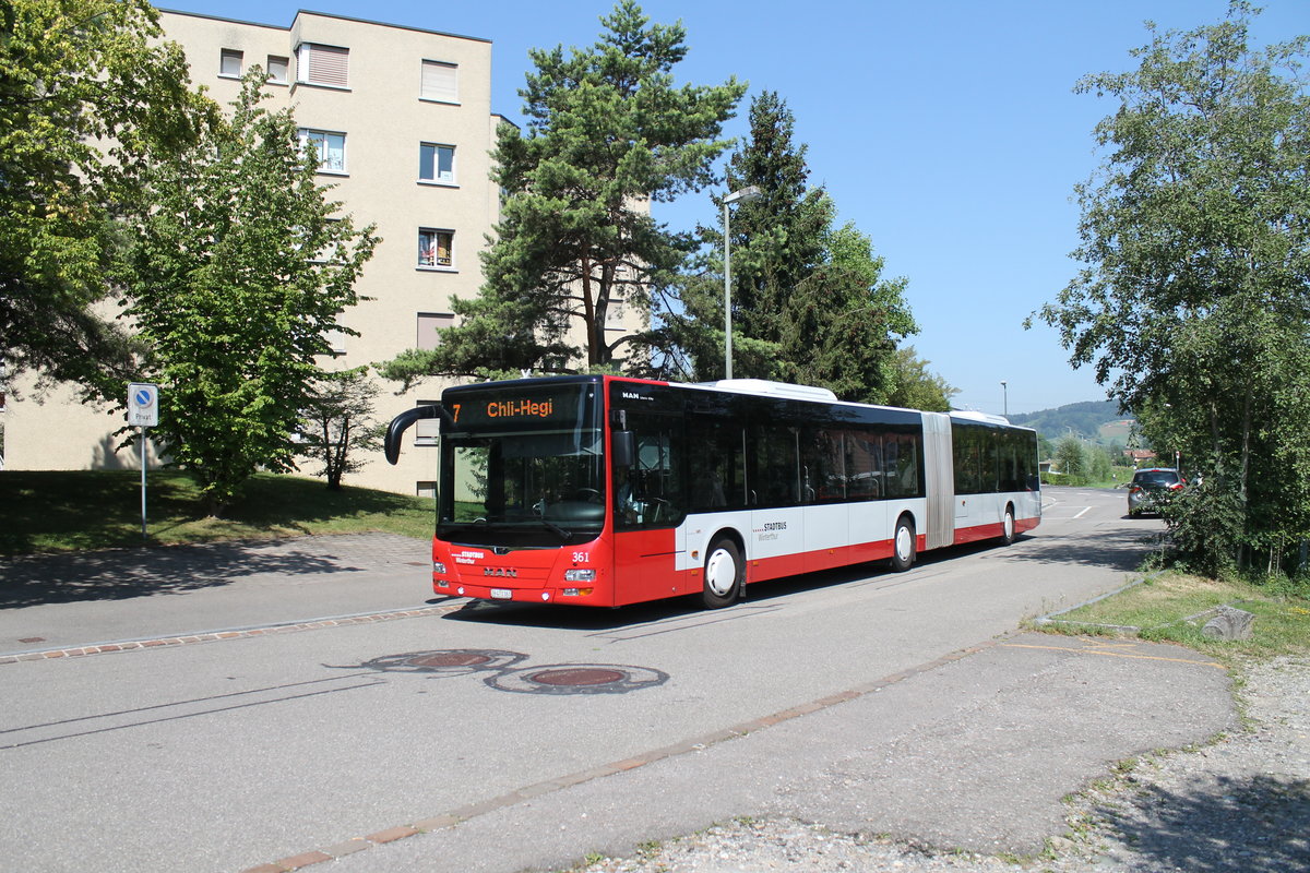 Stadtbus Winterthur Nr. 361 (MAN A40 Lion's City GL) am 24.7.2019 bei der provisorischen Haltestelle Hardau. Aufgrund Belagsarbeiten im Wydenquartier wurden die Busse der Linie 7 umgeleitet dabei kamen sie auf diejenige Strecke, die sie vor 10 Jahren planmässig befuhren, als die Zufahrt zum Bahnhof Wülflingen noch nicht fertiggestellt war.
