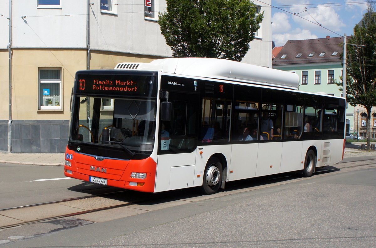 Stadtbus Zwickau: MAN Lion's City CNG der SVZ Zwickau, aufgenommen im Juli 2018 am Hauptbahnhof in Zwickau.