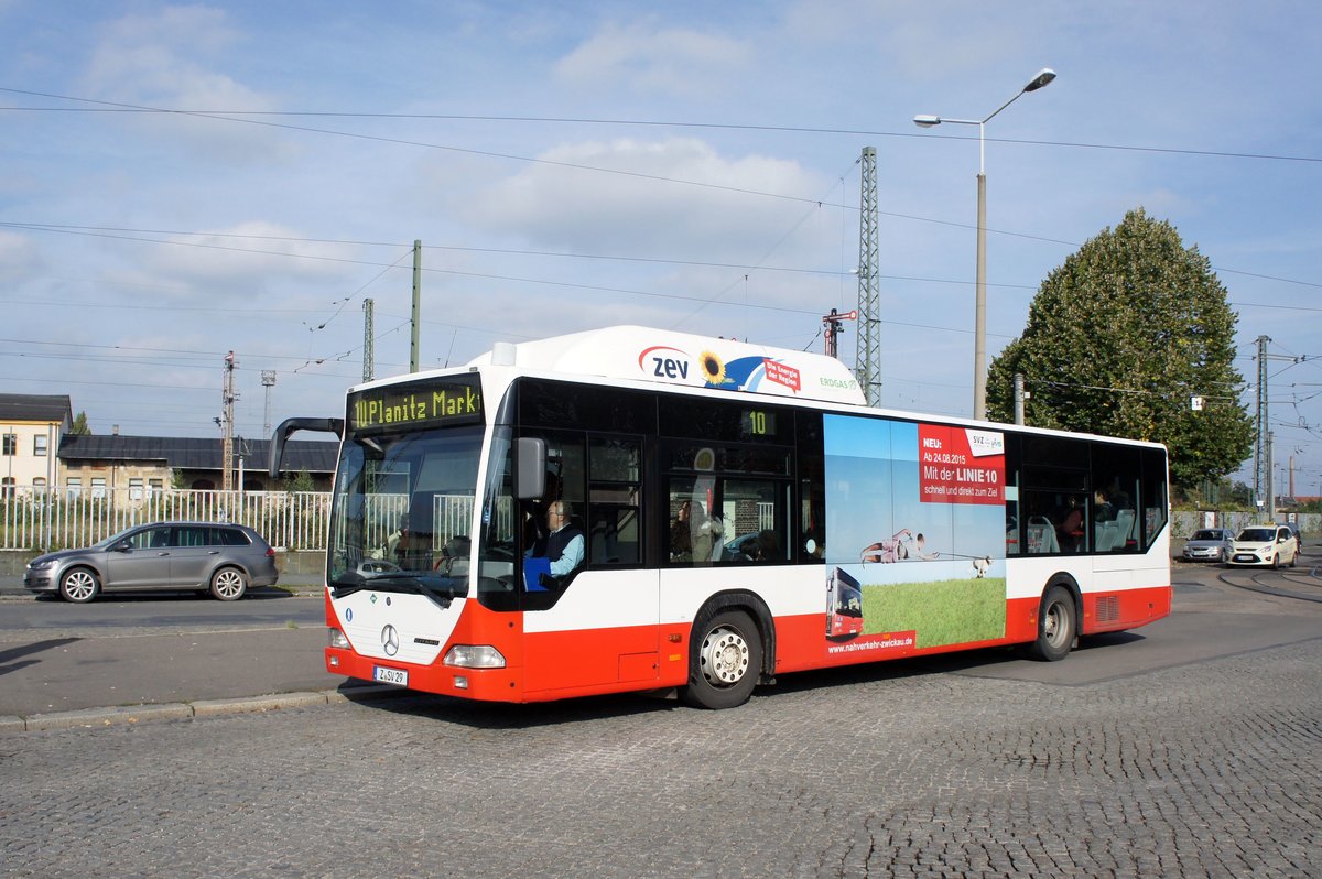 Stadtbus Zwickau: Mercedes-Benz Citaro CNG der SVZ Zwickau, aufgenommen im Oktober 2016 am Hauptbahnhof in Zwickau.