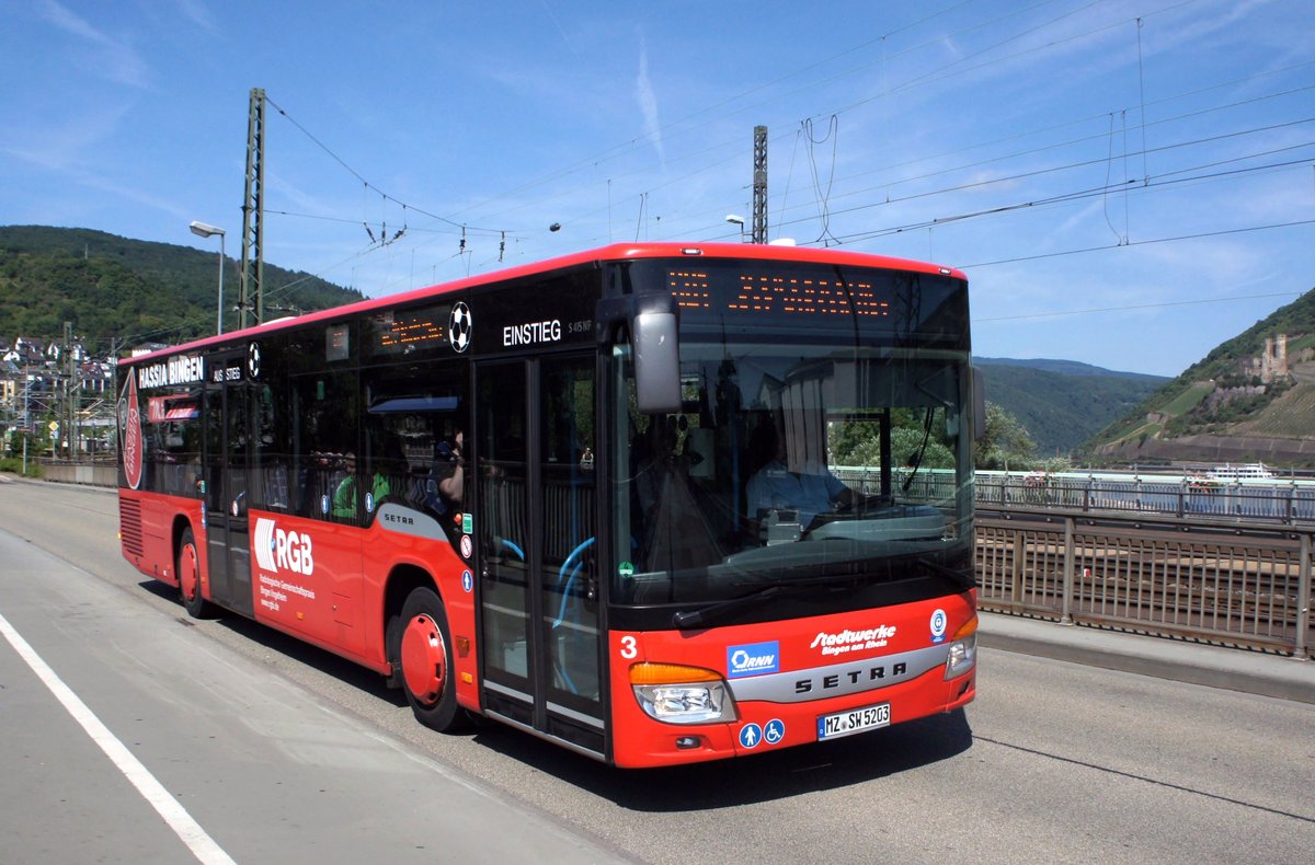 Stadtverkehr Bingen am Rhein / Stadtbus Bingen am Rhein: Setra S 415 NF der Stadtwerke Bingen am Rhein, aufgenommen im Juli 2017 im Stadtgebiet von Bingen am Rhein.