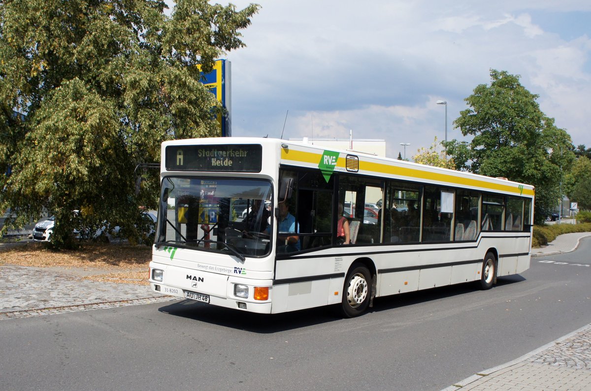 Stadtverkehr Schwarzenberg / Stadtbus Schwarzenberg / Bus Erzgebirge: MAN NL (AU-JH 48) der RVE (Regionalverkehr Erzgebirge GmbH), aufgenommen im Juli 2018 im Stadtgebiet von Schwarzenberg / Erzgebirge.