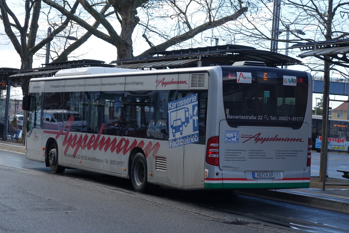 Stadtwerke Aschaffenburg / Wagen 169 (AB-VA 69) / Aschaffenburg, Hauptbahnhof/ROB / Mercedes-Benz O 530 II / Aufnahemdatum: 27.03.2021 / Werbung: Karosseriebau Bernhard Appelmann