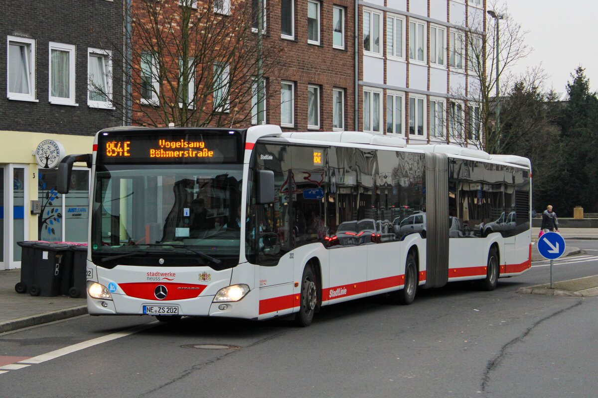 Stadtwerke Neuss Wagen 202, NE-ZS 202, auf dem E-Wagen der Linie 854 in Richtung Vogelsang, 25. Januar 2022, Wolberostraße