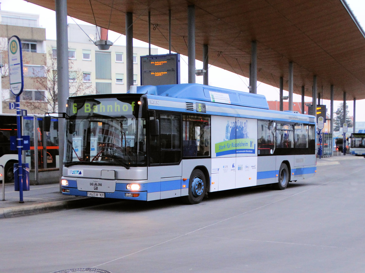 Stadtwerke Rüsselsheim MAN der 2. Generation mit Erdgasmotor am 07.01.17 in Rüsselsheim Bhf