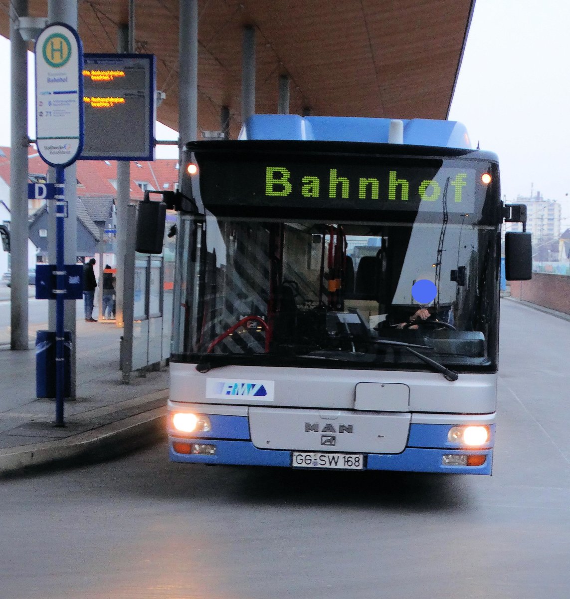 Stadtwerke Rüsselsheim MAN der 2. Generation mit Erdgasmotor am 07.01.17 in Rüsselsheim Bhf