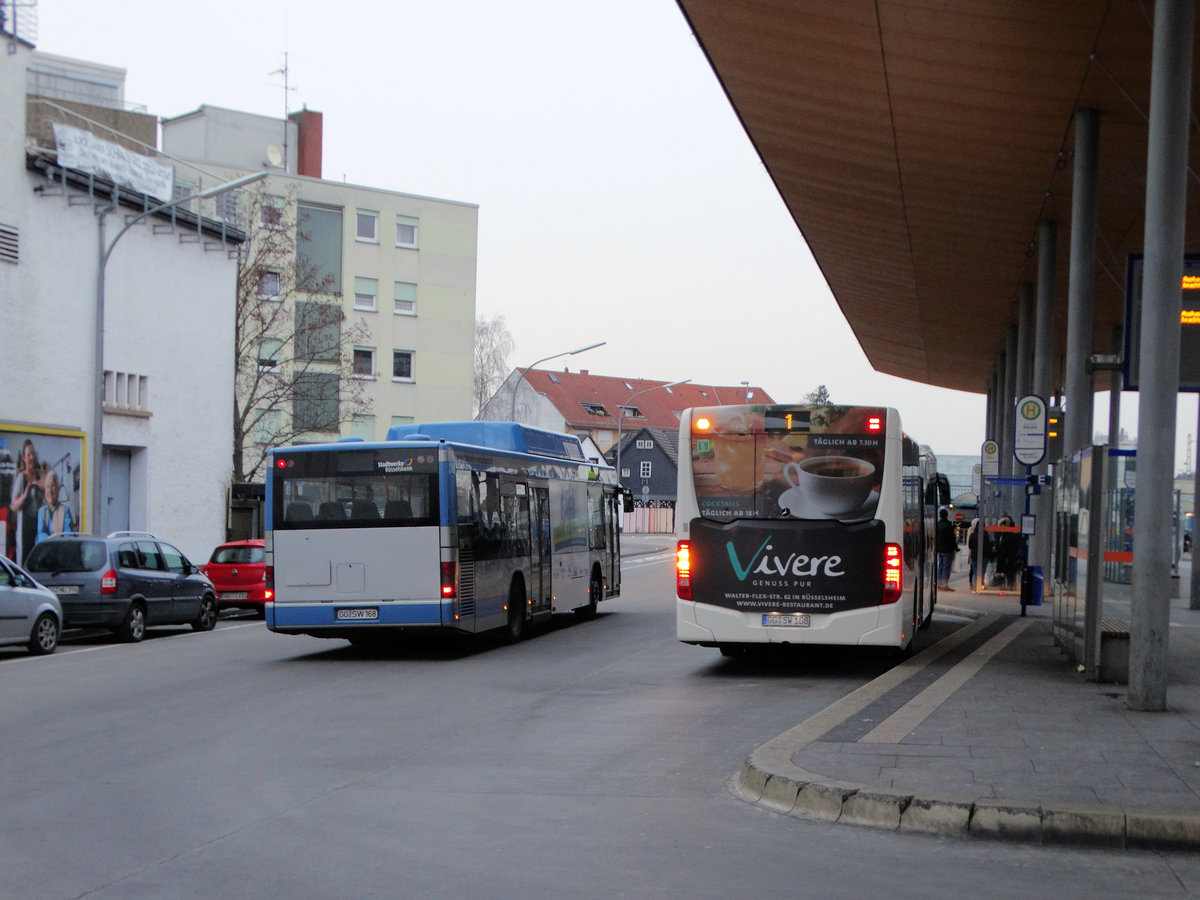 Stadtwerke Rüsselsheim MAN der 2. Generation mit Erdgasmotor und Mercedes Benz Citaro 2 am 07.01.16 in Rüsselsheim Bhf