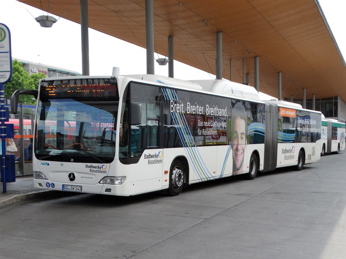 Stadtwerke Rüsselsheim Mercedes Benz Citaro 1 Facelift G am 16.06.17 am Hessentag in Rüsselsheim Bhf 