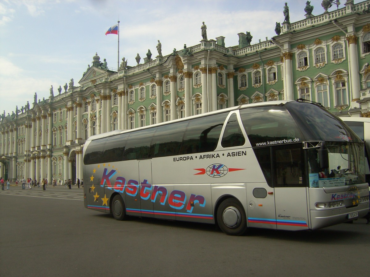 STARLINER vor der Eremitage in St.Petersburg