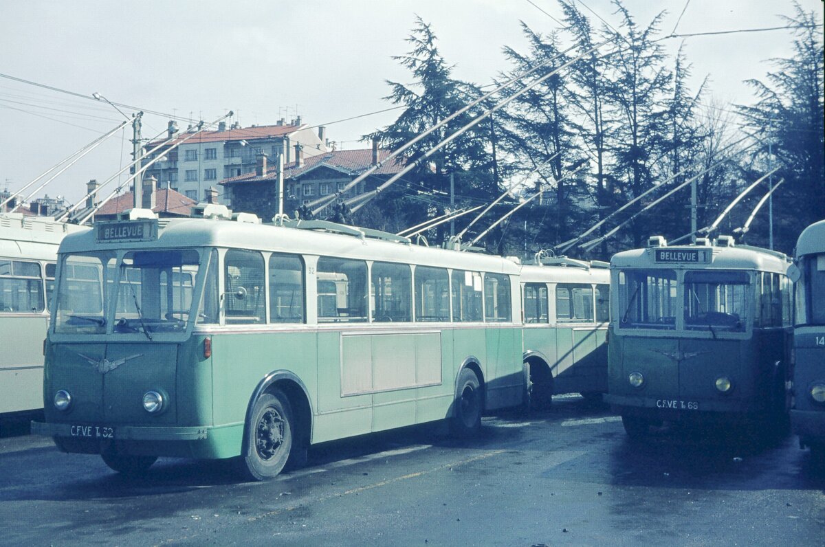 St.Etienne Trolleybus Berliet 1947 Dépôt Bellevue 03-04-1975