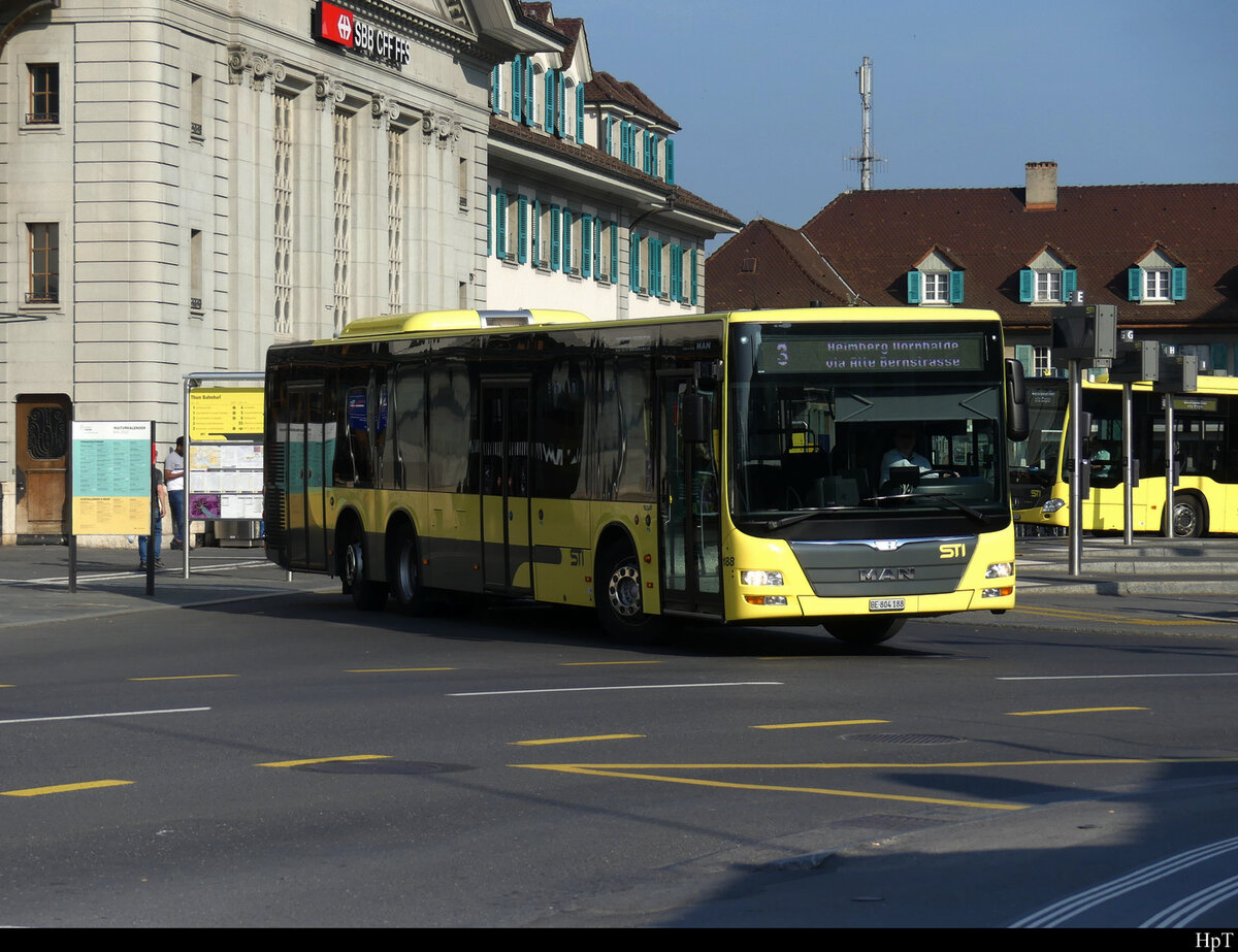 STI - MAN Lion`s City Nr.188 unterwegs vor dem SBB Bahnhof Thun am 14.05.2022