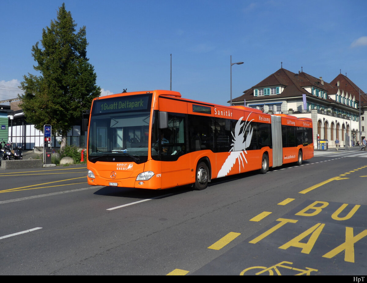 STI - Mercedes Citaro Nr.171 unterwegs vor dem SBB Bahnhof Thun am 14.05.2022