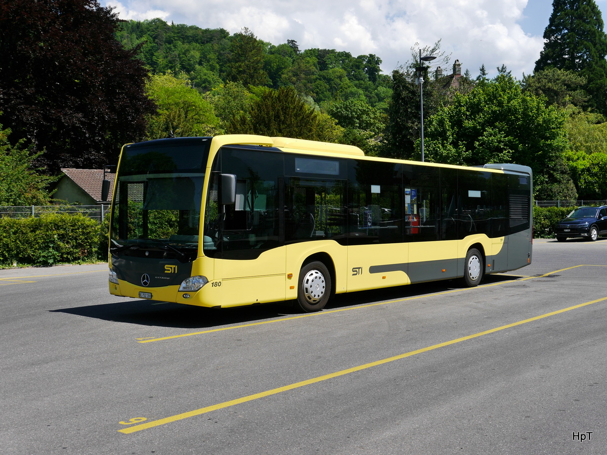STI - Mercedes Citaro Nr.180  BE 752180 gegenüber den Bushaltestellen vor dem Bahnhof in Thun am 27.05.2017
