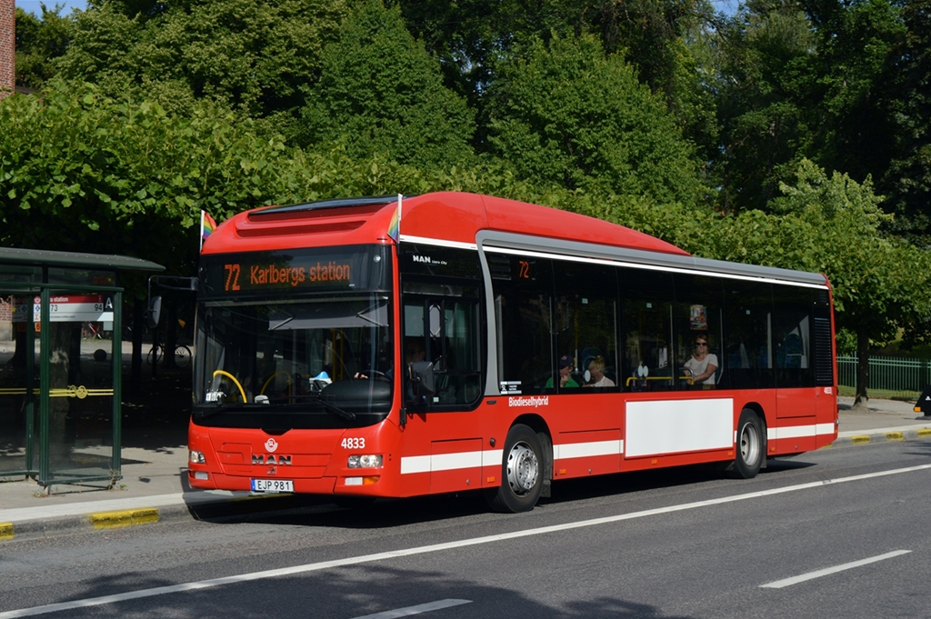 Stockholm, Stockholms Lokaltrafik (Keolis) MAN Lion´s City Biodiesel Hybrid WN 4833 als Linie 72 bei der Haltestelle Tekniska Högskolan. 29.06.2016