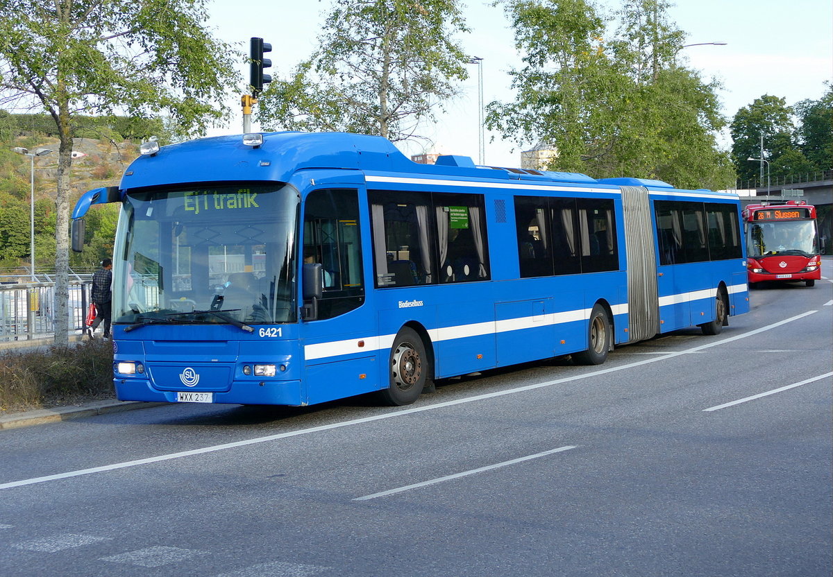 Stockholms Lokaltrafik (SL) mit dem Volvo 8500LEA '6421' (WXX 237) in Stockholm -Södermalm im August 2017.